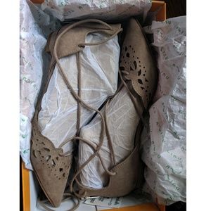 UNISA Pointed Toe Flats